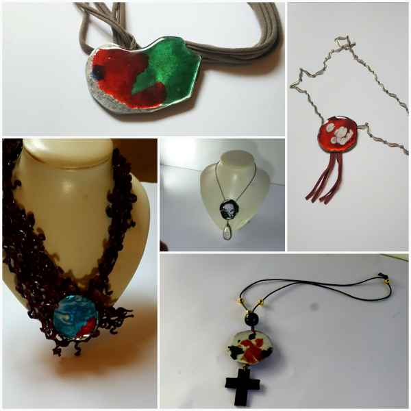 medaglioni realizzati a mano con resina e resina su ferro