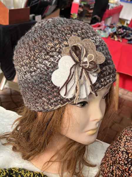 cappello lana merino sfumature marroni e crema