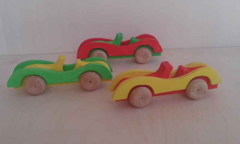 Automobiline in legno