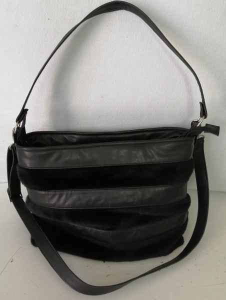 BORSA  IN MONTONE E PELLE